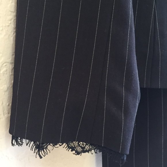 Kasper 2 pc Black Pinstripe Skirt Suit Sz 8 - Picture 3 of 9